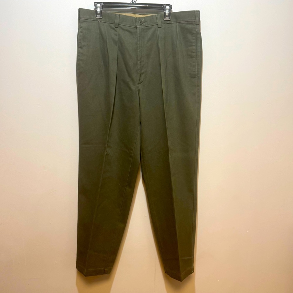Savane Men's‎ Dark Olive Pants. Size 38/29.